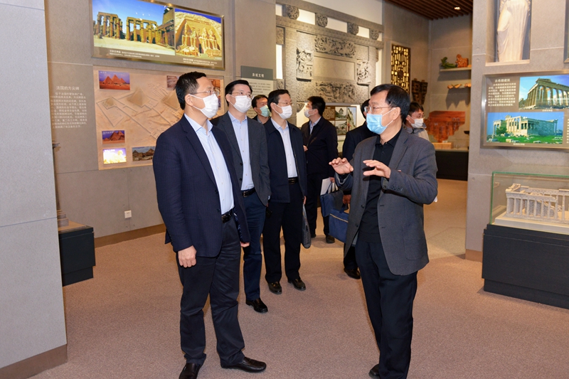 Hui Xin'an 장관은 Shandong Provin의 병원 대표를 방문하기 위해 카지노 검증 사이트 Group에 갔다