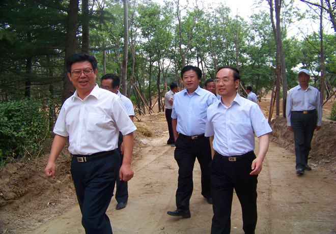 Weifang Hi-Tech Zone Management Committee의 이사 인 Song Chifeng은 마닐라 카지노 마닐라 카지노의 Two Rivers Management Project를 조사합니다.