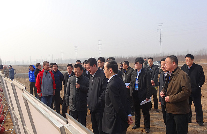 Wang Xianling, Weifang Municipal Party Committee 부 차관, 인스파이어 카지노 산업 단원 프로젝트 및 첨단 지역 프로젝트를 검사합니다.